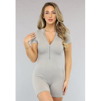 Grauer Playsuit aus geripptem Stoff mit Reißverschluss