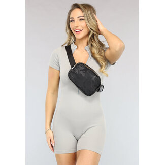 Schwarze Gürteltasche mit Camouflage-Druck