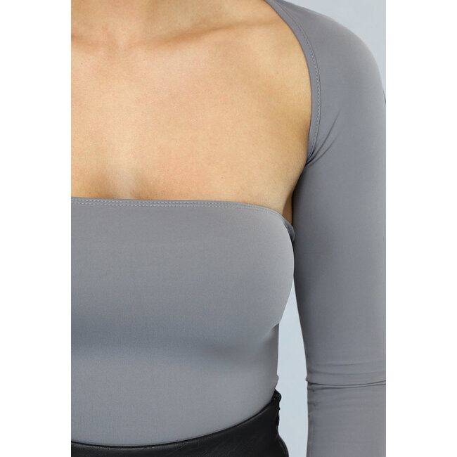 Graues elastisches Bandeau-Top mit passendem Bolero