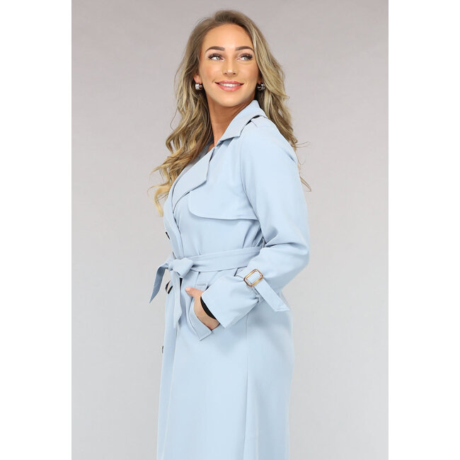 Lange Jacke mit Gürtel in Babyblau