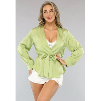 Grüne Satinbluse mit Revers und Gürtel