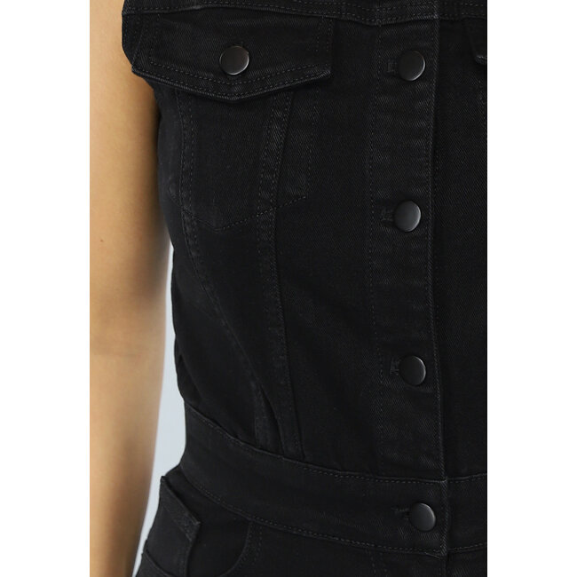 Schwarzer ärmelloser Denim-Jumpsuit
