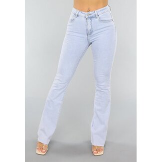 NEW0304 Flared Jeans mit Raffungen in Blau