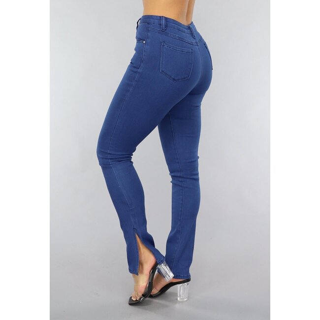 Blaue Skinny Jeans mit Schlitz