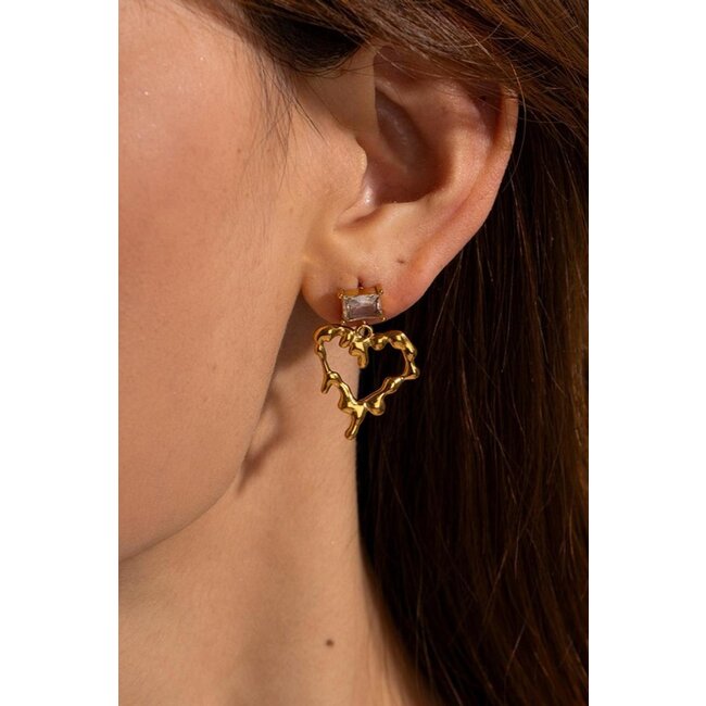 Goldtropfender Herz-Ohrring mit Diamant