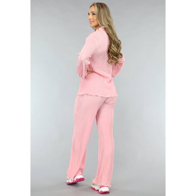 Zweiteiler aus fließender Rippe in Babyrosa