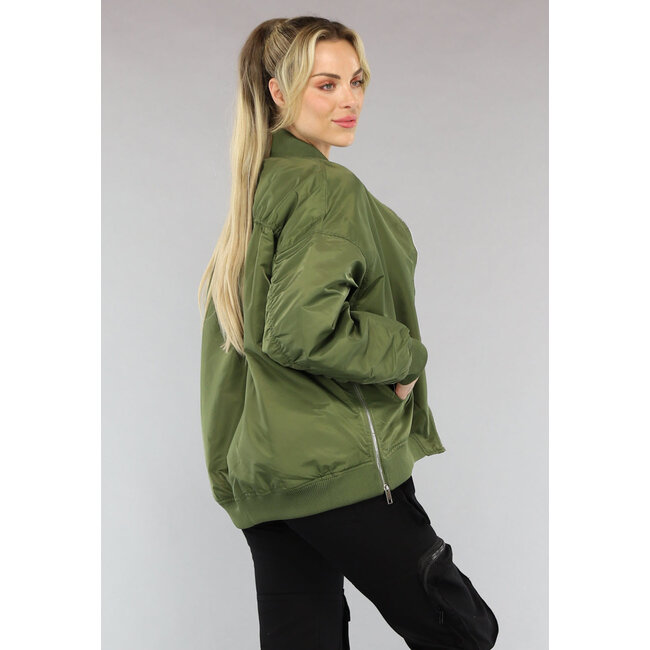 Khaki-Jacke im Bombermodell mit plissiertem Rücken