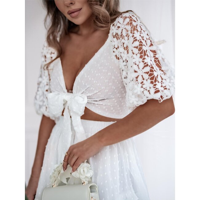 Weißes Boho-Set mit Lagen und Polka Dot