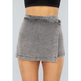 OP=OP.37.NL Grauer Denim-Skort mit Revers und Druckknopf