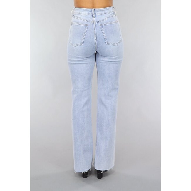 Hellblaue Denim-Jeans mit Knierissen