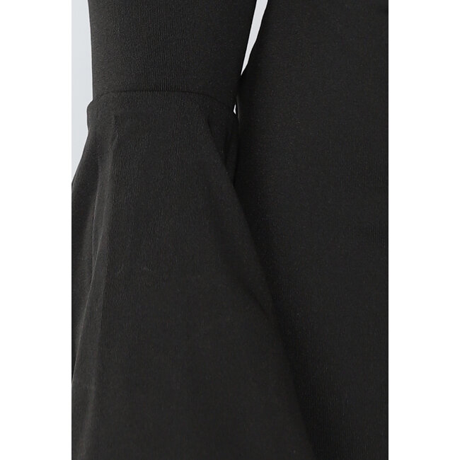 Schwarzes langärmeliges Bodycon-Kleid mit Trompetenärmeln