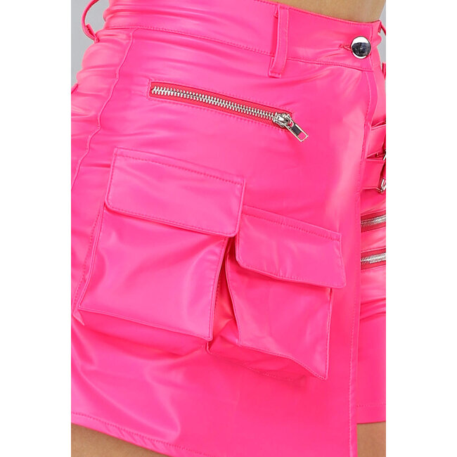 Cargo-Skort in Lederoptik mit Revers in Neon-Pink