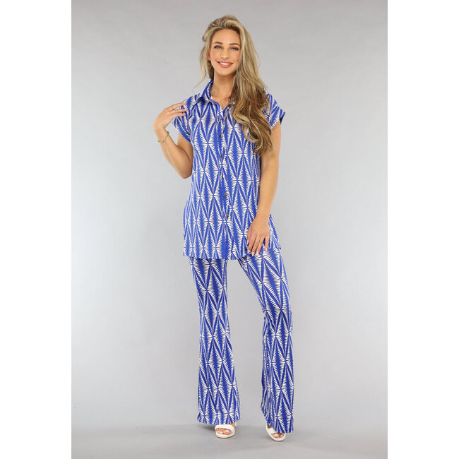 Blaue Bluse mit breitem Druck aus Stretch-Stoff