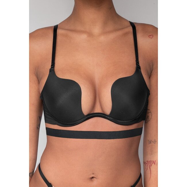 Schwarzer Push-up-BH mit tiefem Ausschnitt und Bügeln