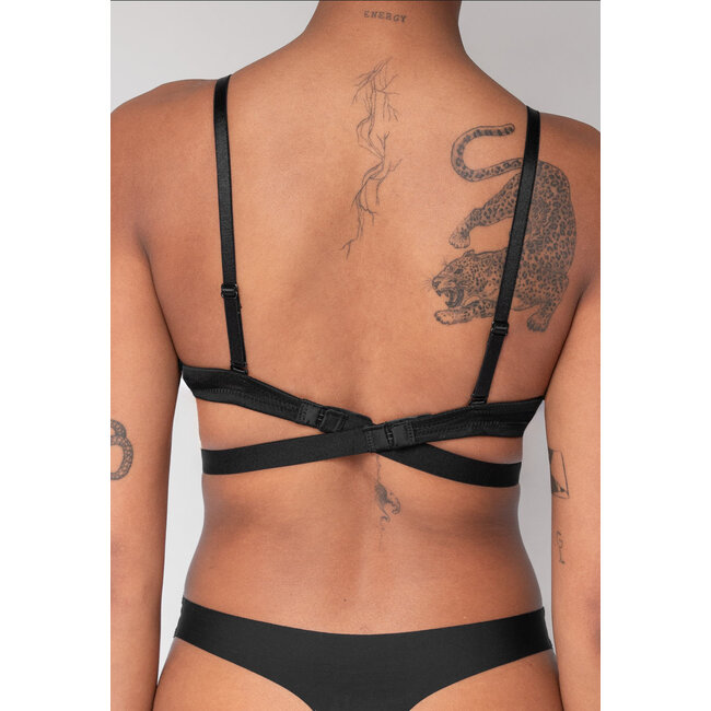 Schwarzer Push-up-BH mit tiefem Ausschnitt und Bügeln