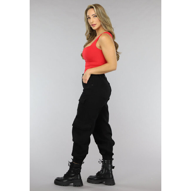 Rotes elastisches Top mit quadratischem Ausschnitt