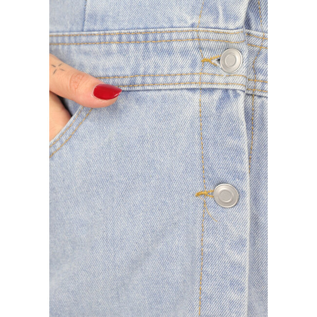 Hellblaues Denim-Kleid in A-Linie