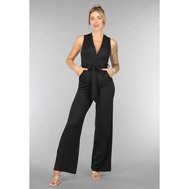Schwarzer dehnbarer Jumpsuit mit Gürtel