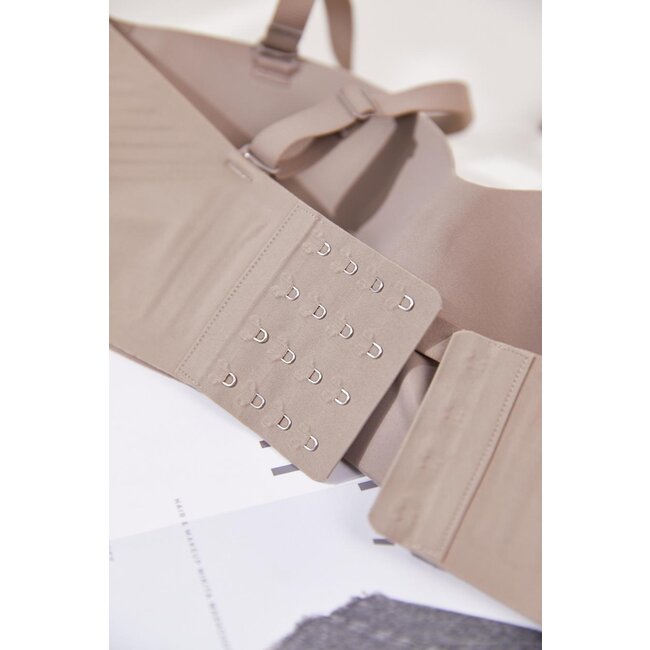 Der perfekte trägerlose BH in Soft Brown