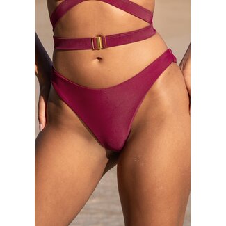 Freche Bikini-Hose in Weinrot