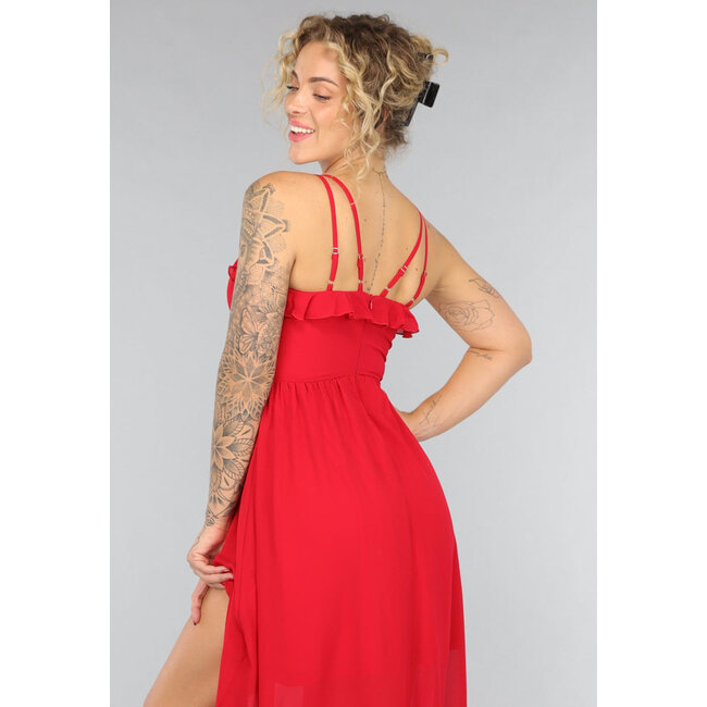 Langes rotes Sommerkleid mit Rüschen