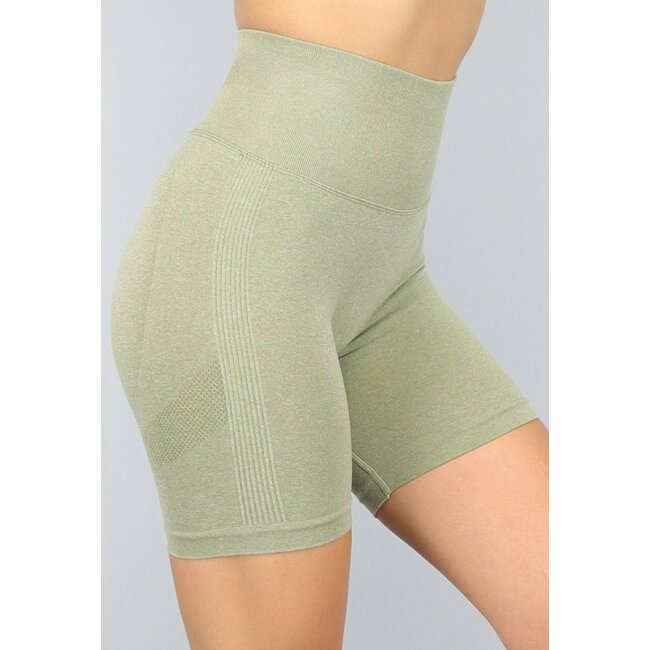 Olivgrüne Yoga Short mit Scrunch