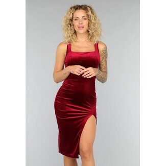 Weinrotes Midikleid aus Samt mit Schlitz