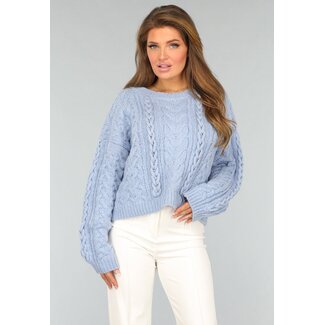 Strickpullover mit Zopfmuster in Hellblau