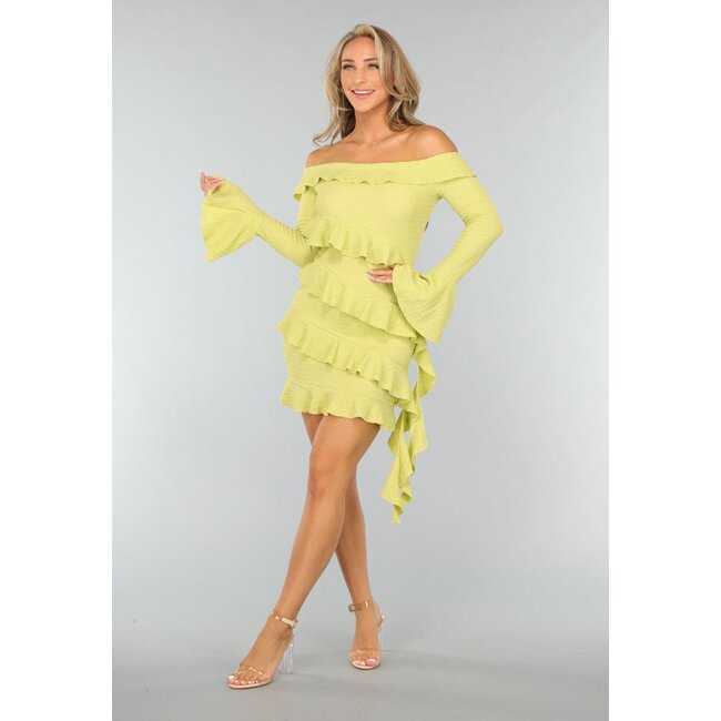Limettengrünes schulterfreies Kleid mit Rüschen