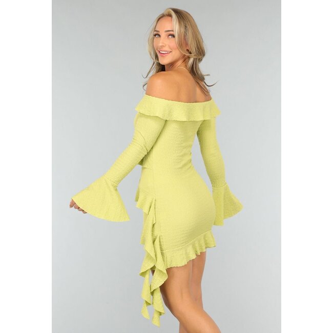 Limettengrünes schulterfreies Kleid mit Rüschen