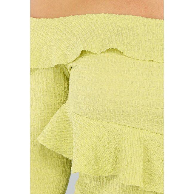 Limettengrünes schulterfreies Kleid mit Rüschen