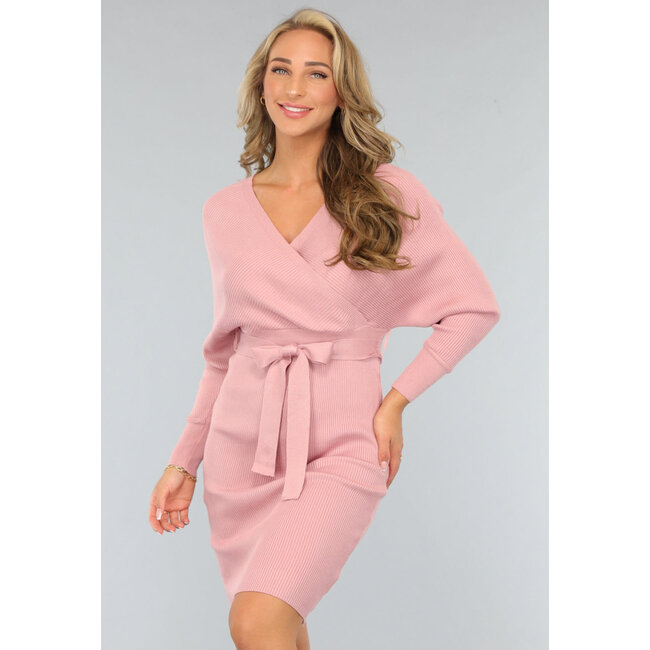 Hellrosa Rippenkleid mit Taillenband