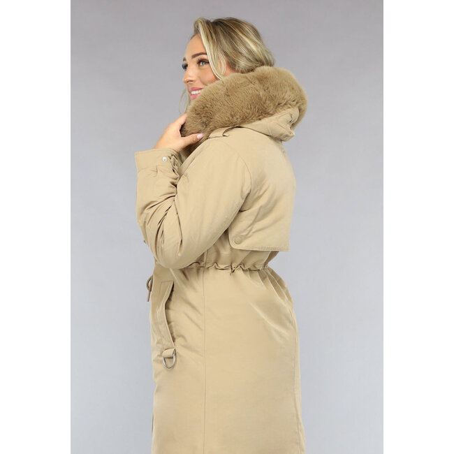 Langer Camel Parka mit Kunstfellkragen