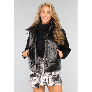 Schwarze Bodywarmer in Lederoptik mit Tasche