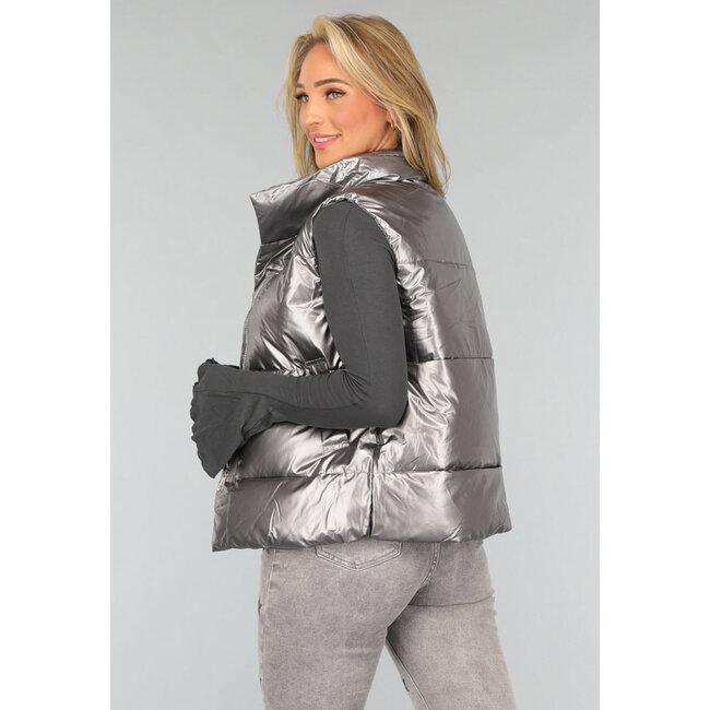 Graue Metallic-Bodywarmer mit Tasche