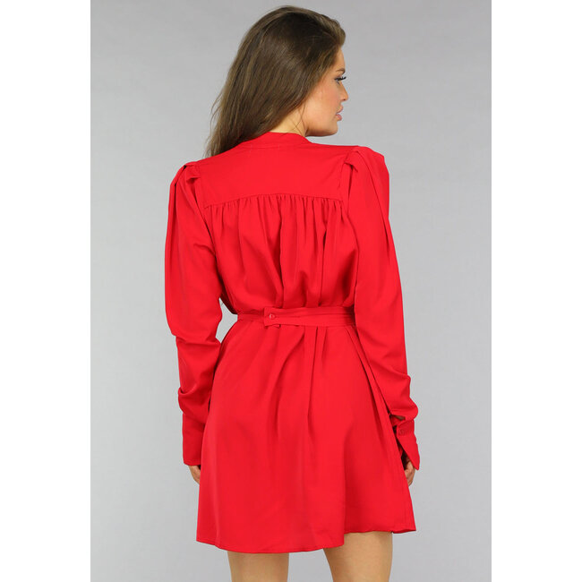 Rotes Kleid mit Puffärmeln und Taillenband