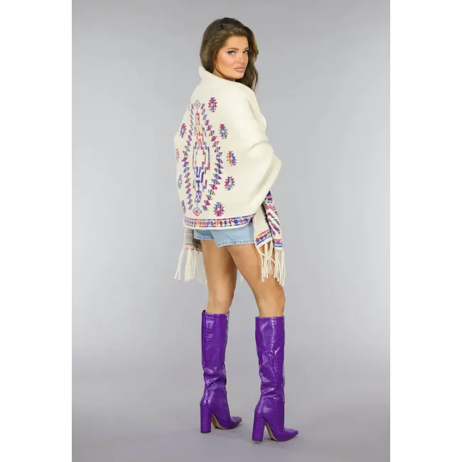 Lila Kroko-Stiefel mit spitzer Nase