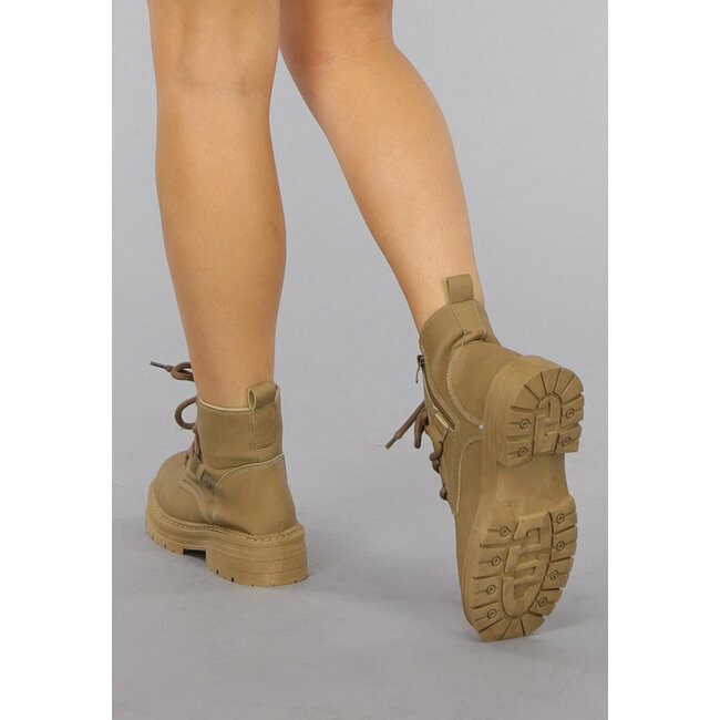 Taupefarbene Stiefelette mit gebürsteter Optik
