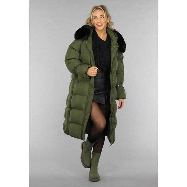 Dunkelgrüne Oversized-Pufferjacke mit Pelzkragen