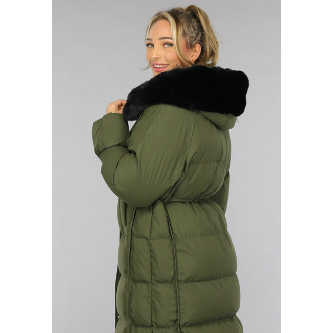 Dunkelgrüne Oversized-Pufferjacke mit Pelzkragen