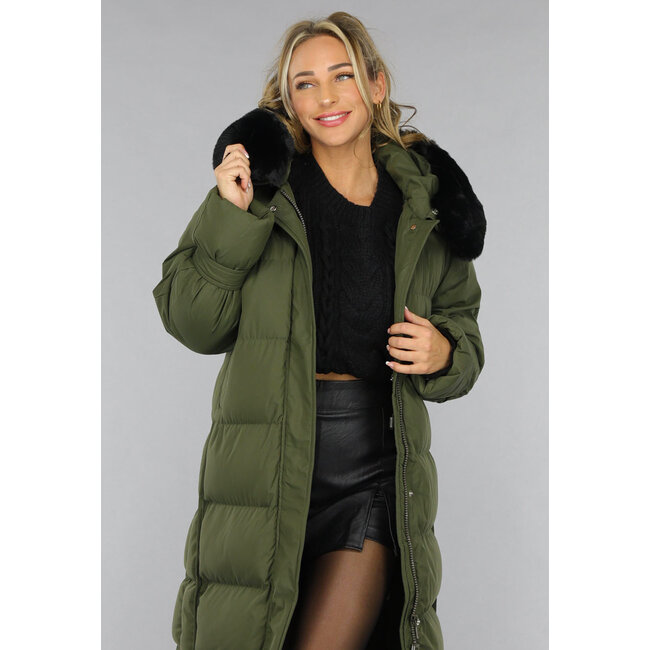 Dunkelgrüne Oversized-Pufferjacke mit Pelzkragen
