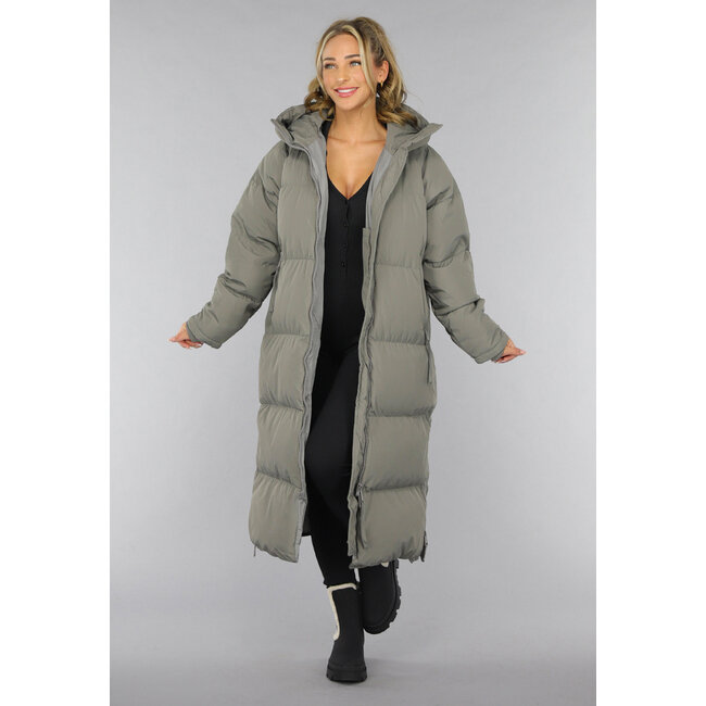 Graue lange Puffer-Winterjacke