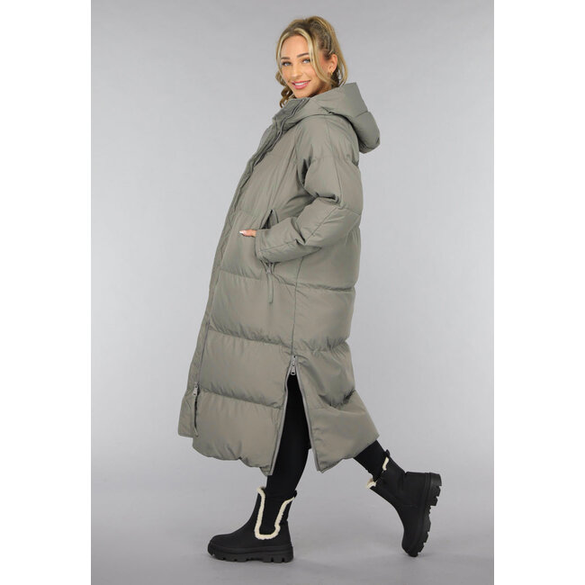 Graue lange Puffer-Winterjacke