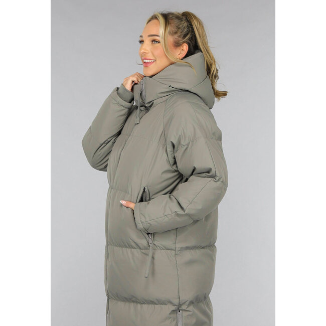 Graue lange Puffer-Winterjacke