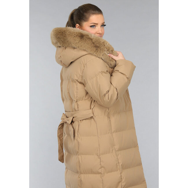 Langer Camel Wintermantel mit Kapuze