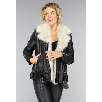 Schwarze Bikerjacke aus Kunstfell in Lederoptik