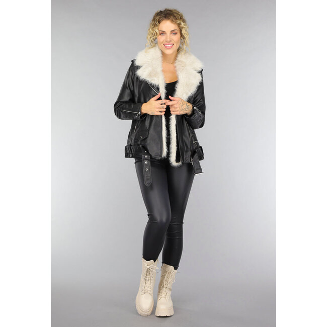 Schwarze Bikerjacke aus Kunstfell in Lederoptik