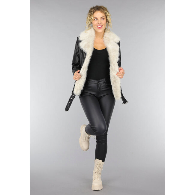 Schwarze Bikerjacke aus Kunstfell in Lederoptik