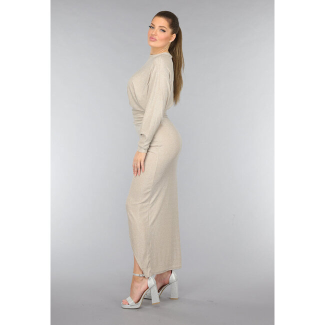 Strassbesetztes Maxikleid mit Reversschlitz in Champagner