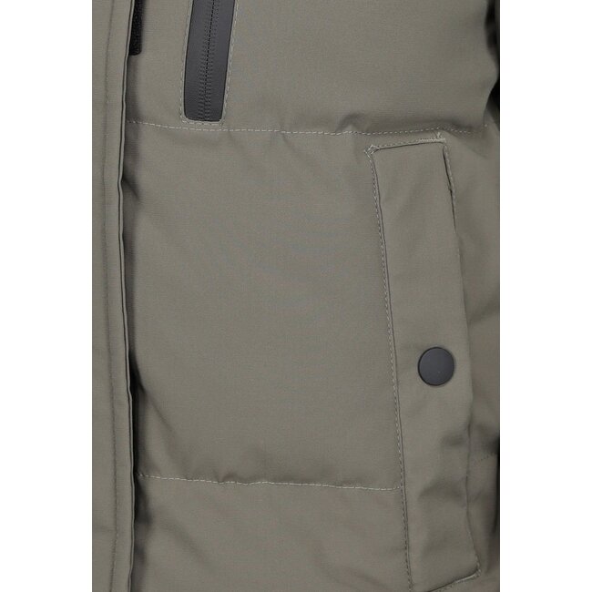 Kurzer taupefarbener Wintermantel mit Kapuze